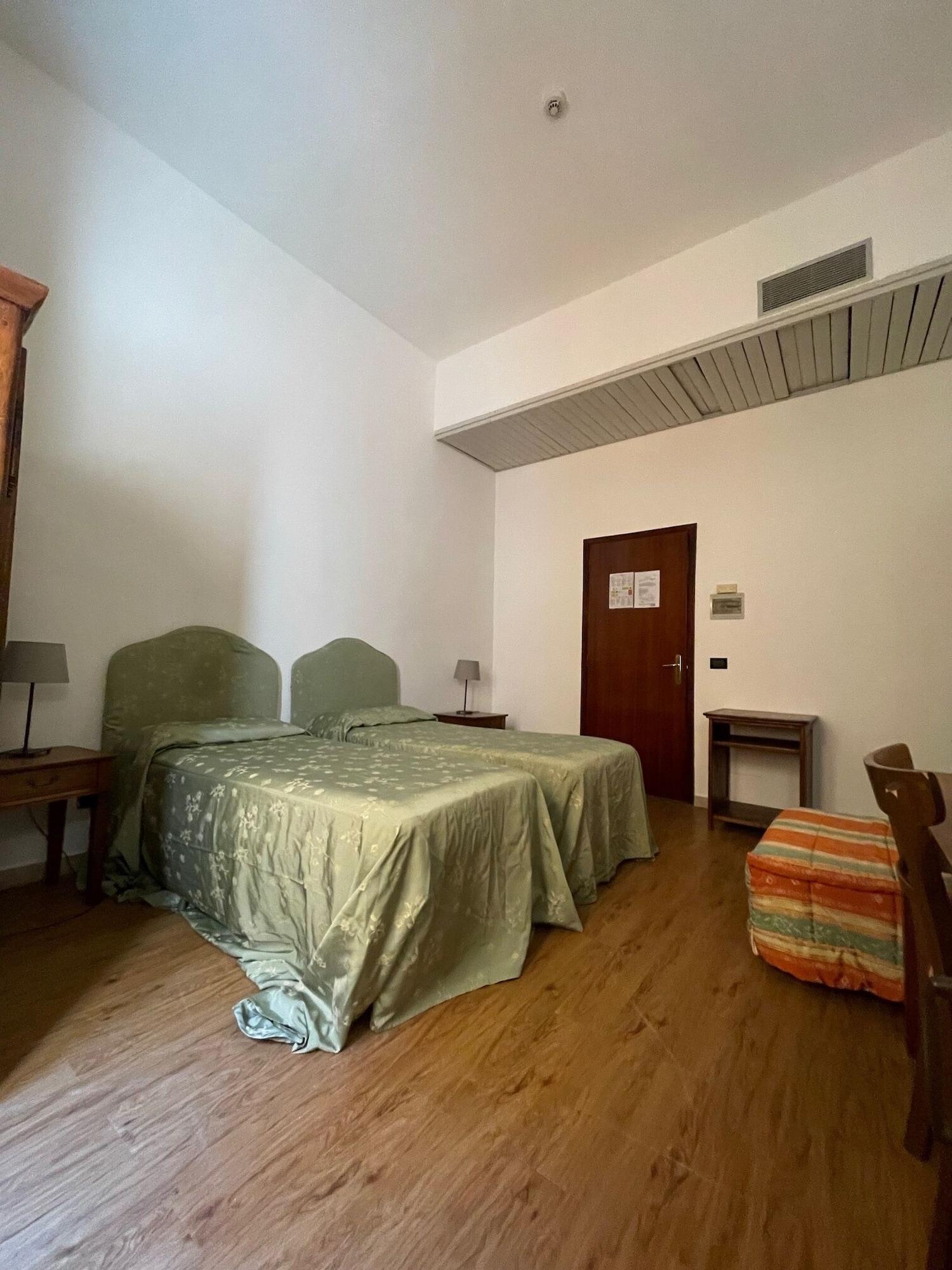 Hotel Caffe Verdi - 24 Hours Reception Pisa Bagian luar foto